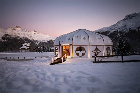 LOUIS VUITTON ST MORITZ.